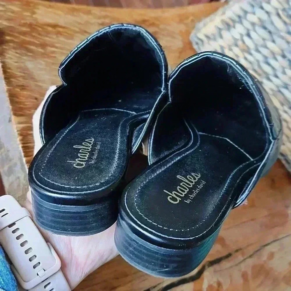 Charles David 7.5 Flats Black Quilted ESTE Mule Slides Gold Accents - Picture 5 of 12